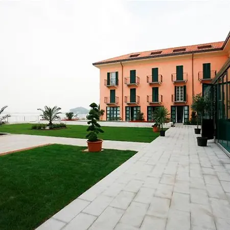 Lejlighed In Novara/piemont 22850 Meina
